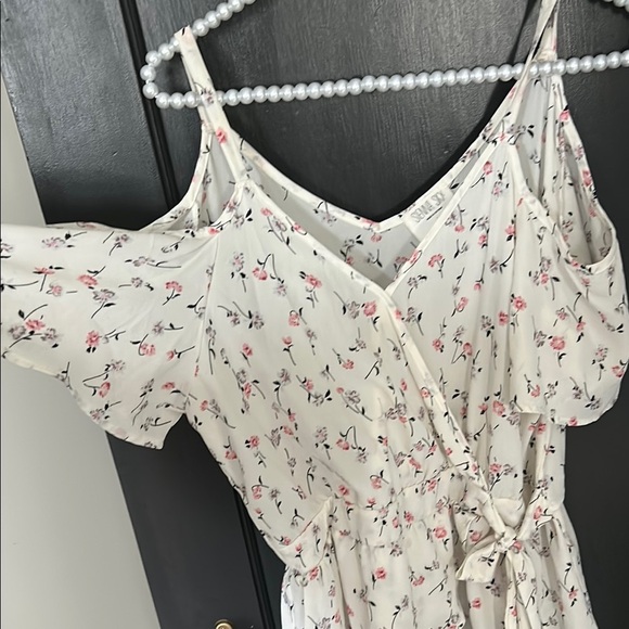 Floral Wrap Top - Picture 2 of 3